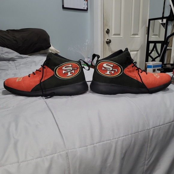 San Fransisco 49ers Red and Green High-Top Sneakers - Picture 10 of 16